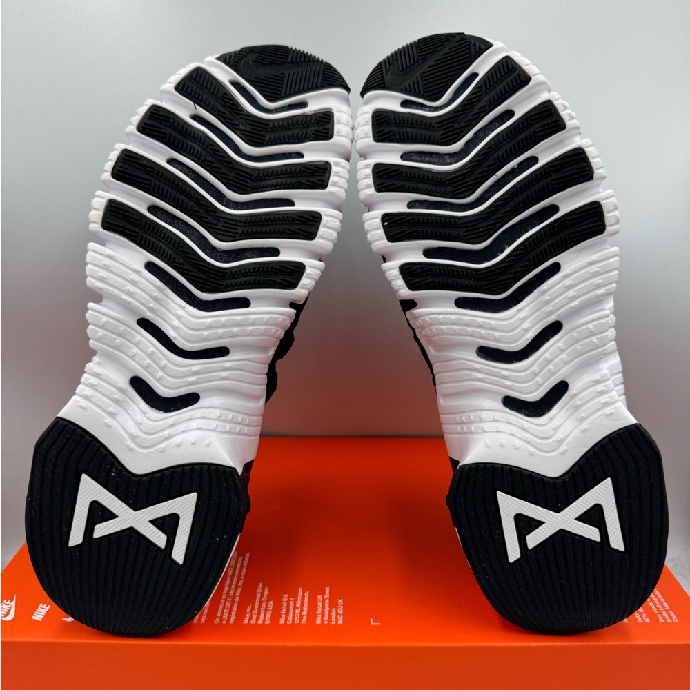 Nike Free Metcon 5 Black White BRAND NEW Size 9.5 Women - Picture 7 of 8
